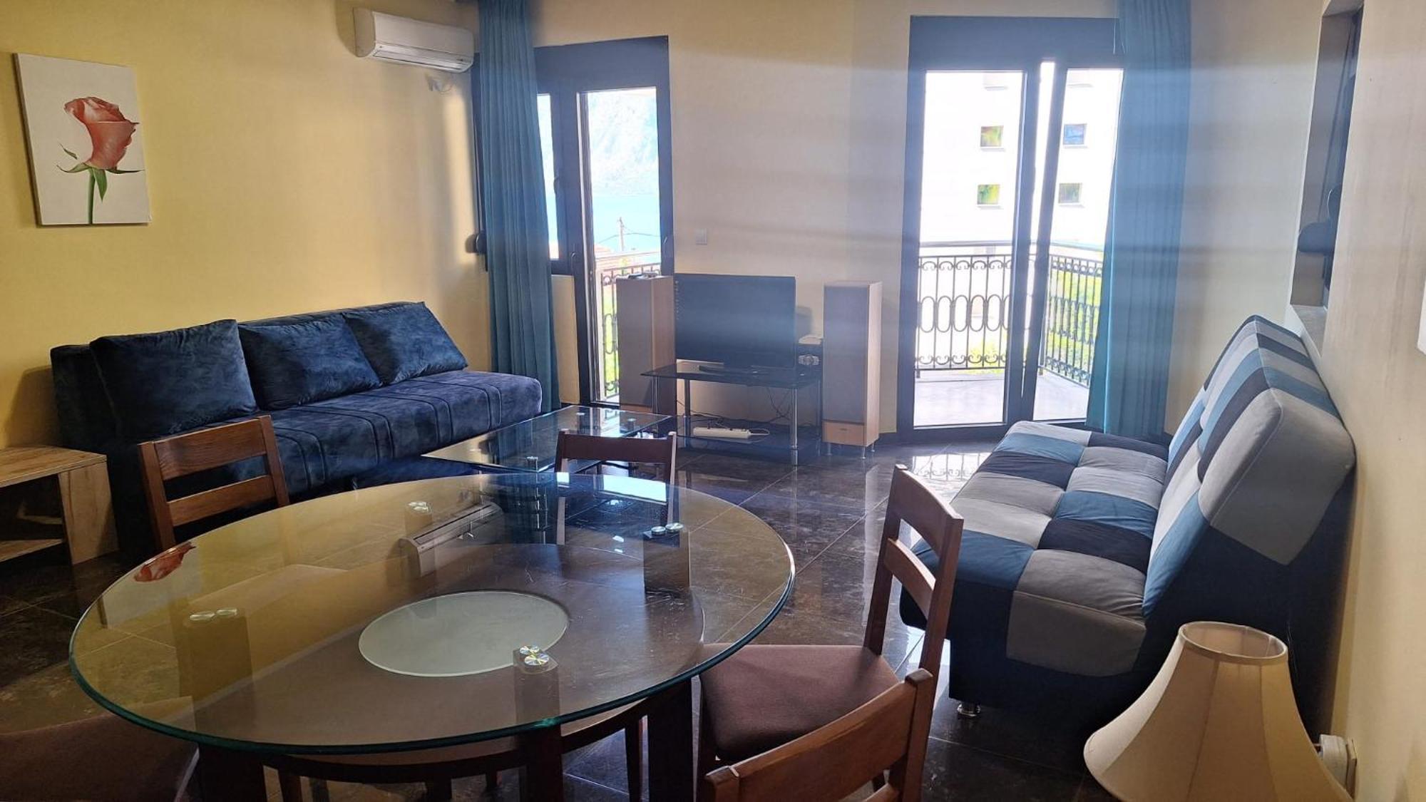Apartments Coral Kotor Bagian luar foto