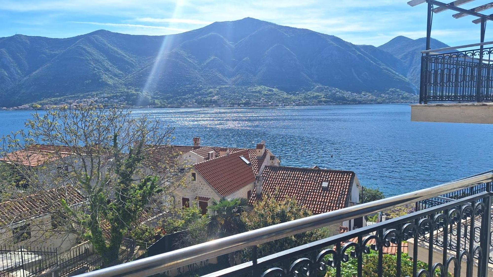 Apartments Coral Kotor Bagian luar foto
