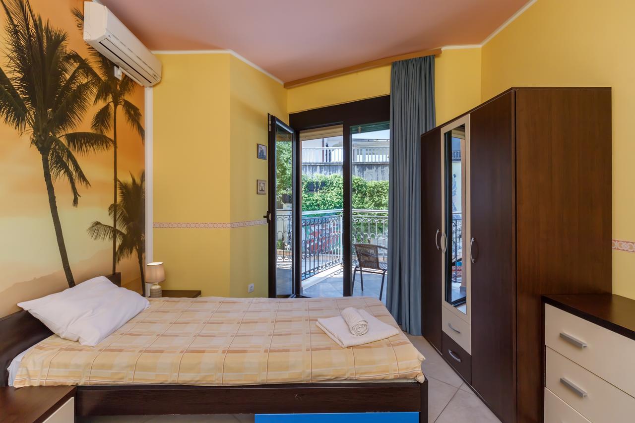 Apartments Coral Kotor Bagian luar foto