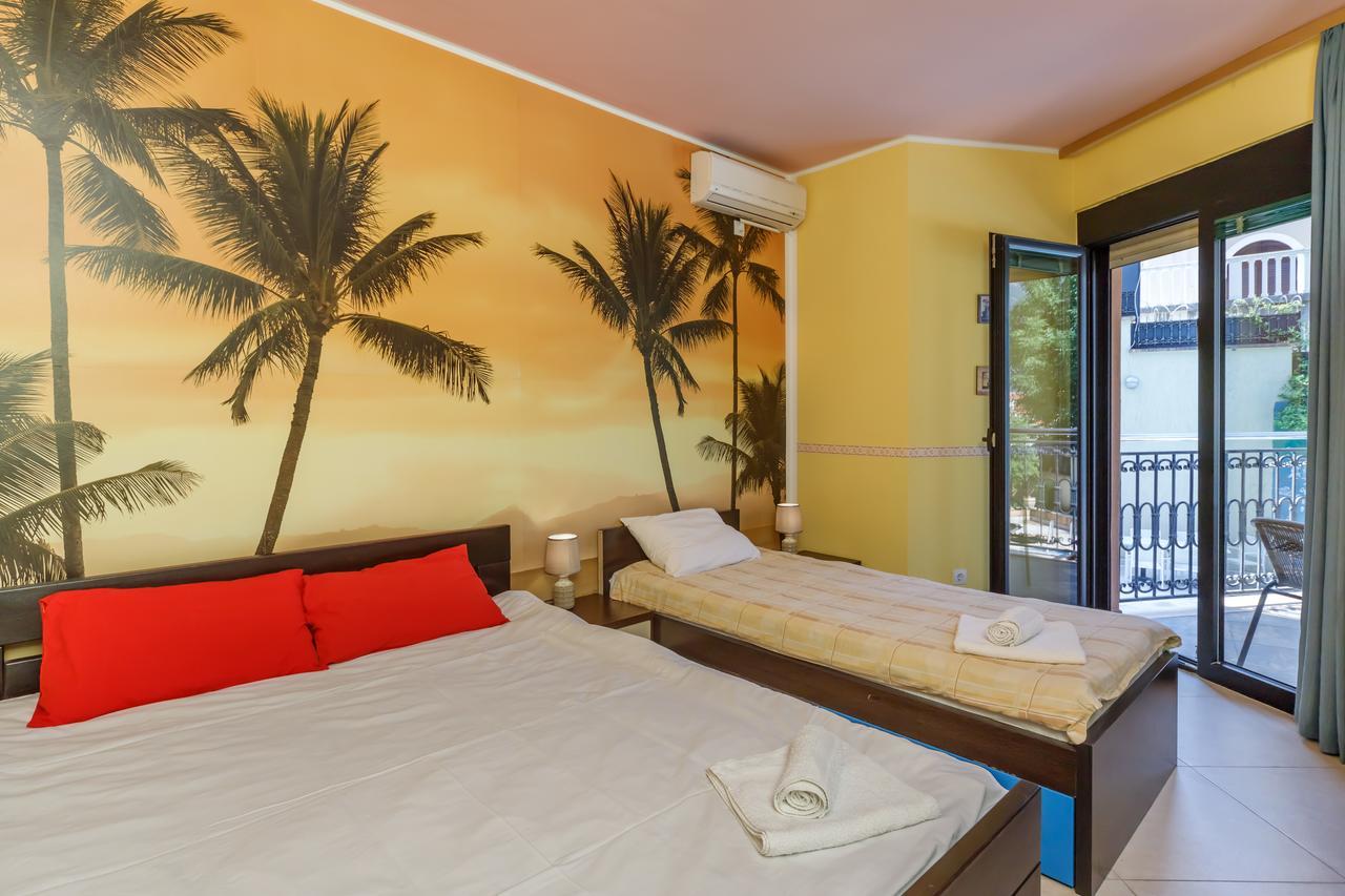 Apartments Coral Kotor Bagian luar foto