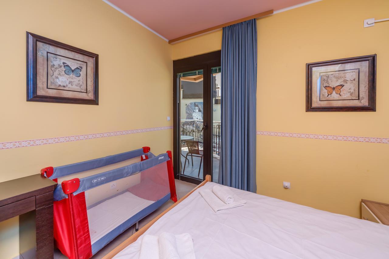 Apartments Coral Kotor Bagian luar foto