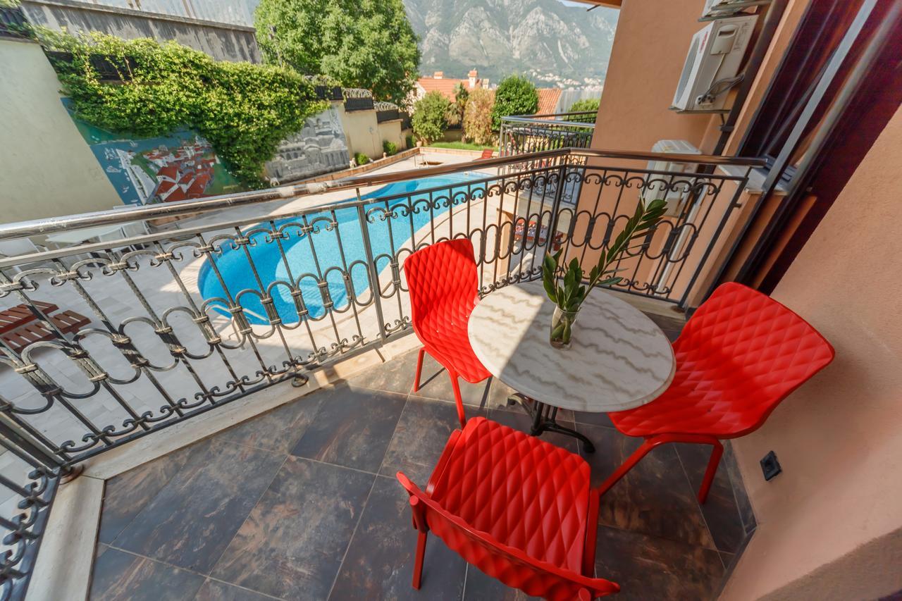 Apartments Coral Kotor Bagian luar foto