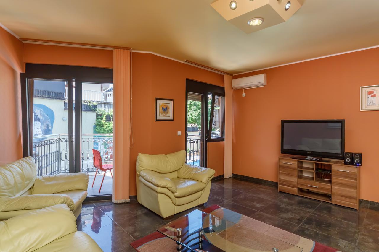 Apartments Coral Kotor Bagian luar foto
