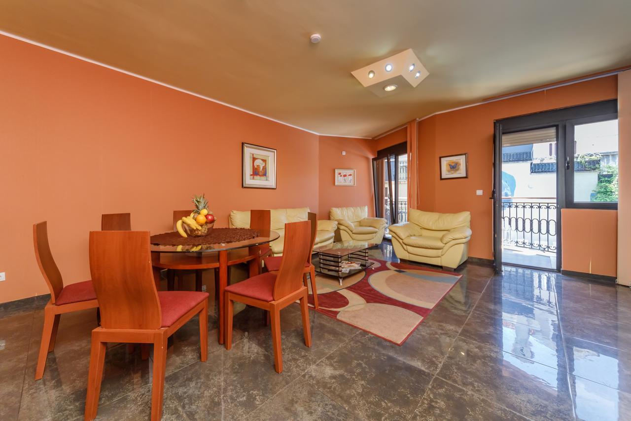 Apartments Coral Kotor Bagian luar foto