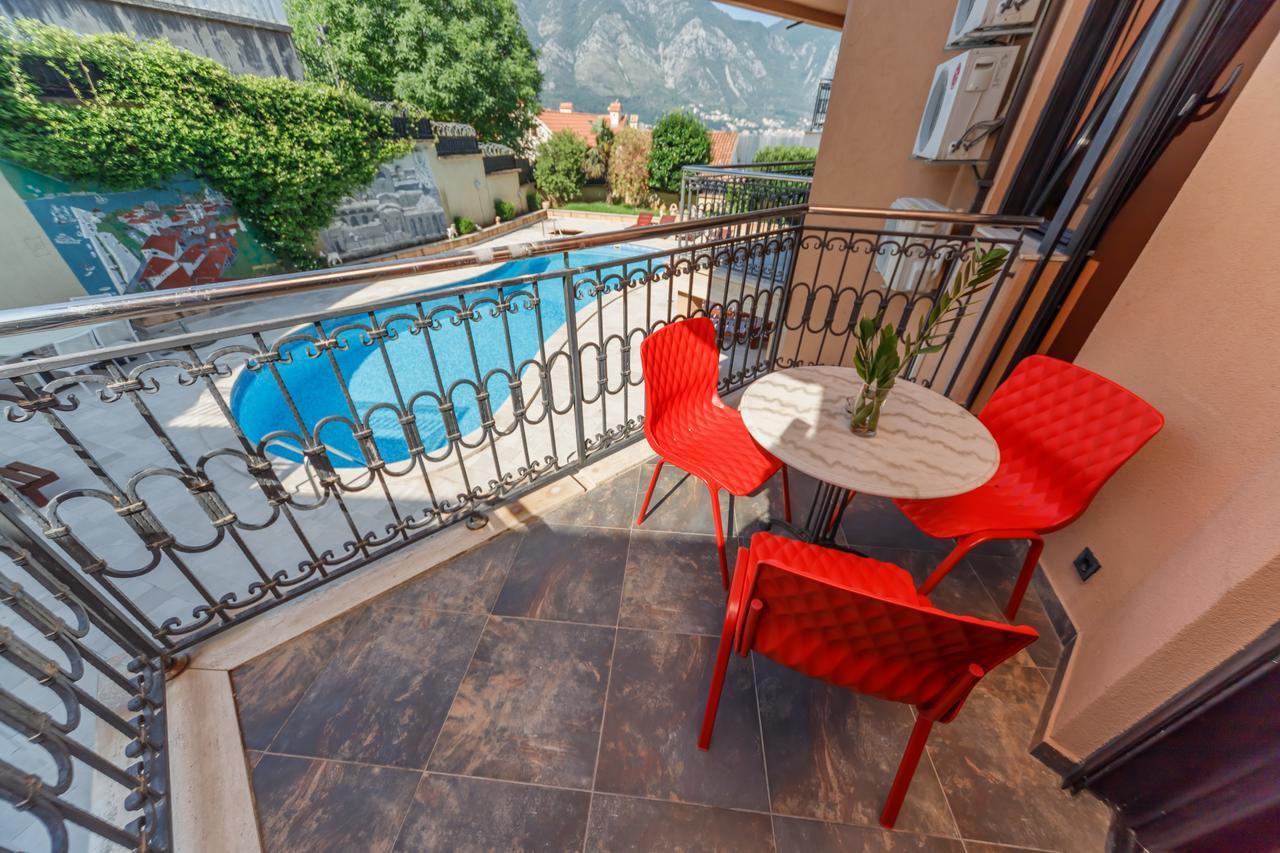 Apartments Coral Kotor Bagian luar foto