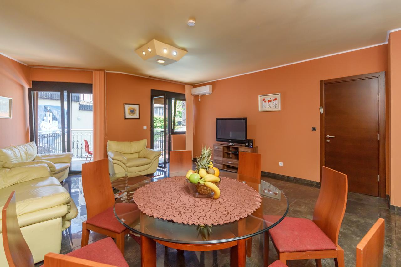 Apartments Coral Kotor Bagian luar foto