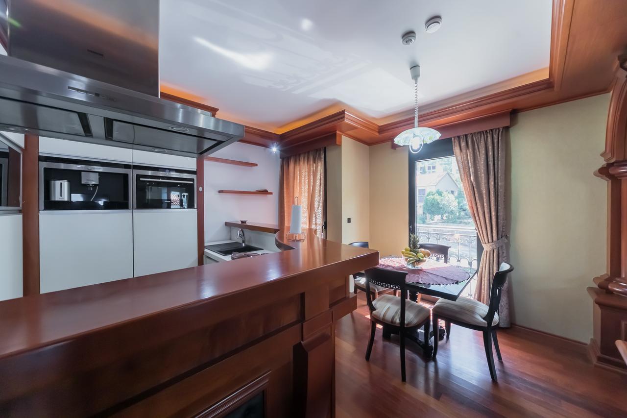 Apartments Coral Kotor Bagian luar foto